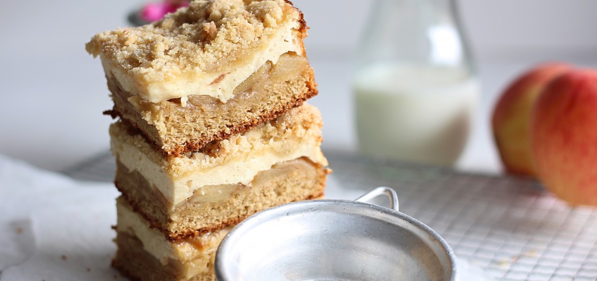 Bratapfel-Germcheesecake mit Knusperstreuseln – Gaumenschmaus