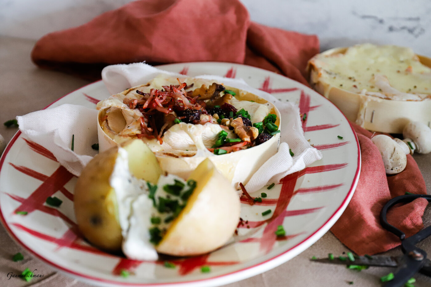 Ofenkäse mit Schinkenspeck – Gaumenschmaus
