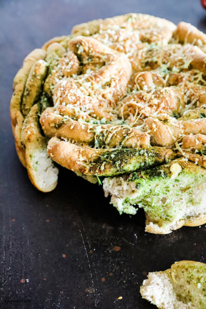 Zupfbrot mit Cabanossi DIP – Gaumenschmaus