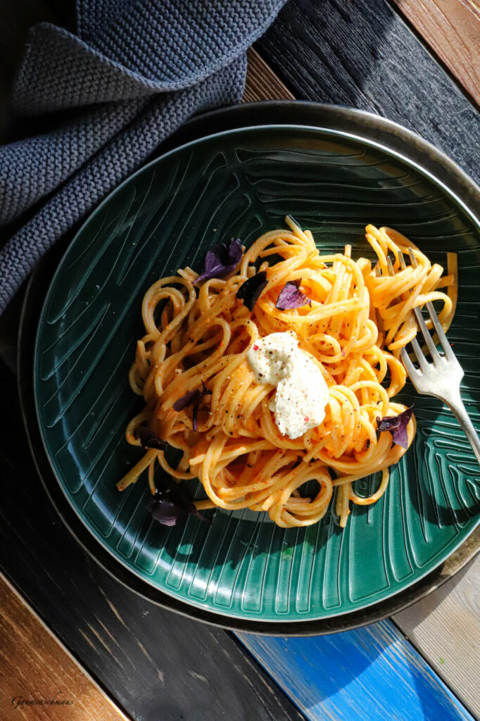 Pasta mit Röstpaprika und Mascarpone – Gaumenschmaus